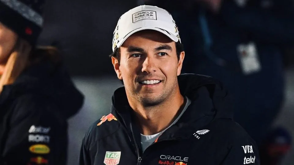 Checo Pérez evalúa su futuro tras Red Bull: ¿Regreso a la F1 en 2026?
